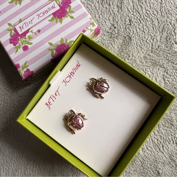 NWT Betsey Johnson Buggin Out Iridescent Rhinestone Ladybug Beetle Post Earrings - Picture 1 of 10